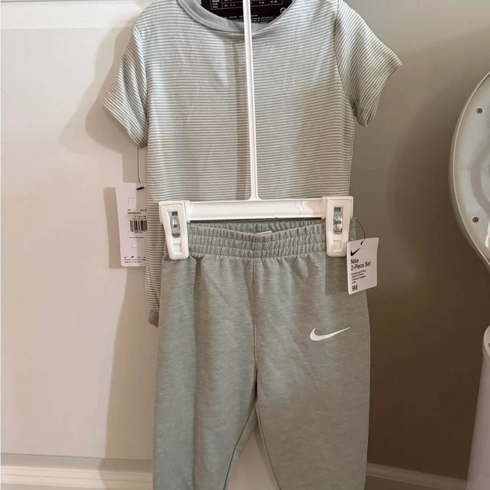 Nike 2 piece set. White and sage green stripes with sage green solid pants - Picture 3 of 3